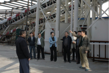 省委組織部院士活動中心主任張清到煤業(yè)公司調(diào)研院士工作站運營情況