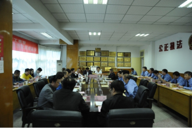 凝聚共識 保駕護(hù)航 持續(xù)服務(wù)“兩個健康”-李亞光總經(jīng)理參加榆林市檢察院、工商聯(lián)召開保促非公經(jīng)濟(jì)座談會