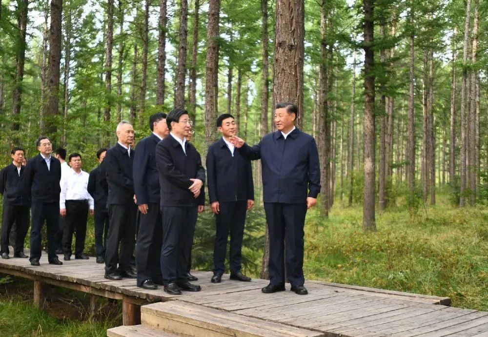 習(xí)近平：發(fā)揚(yáng)塞罕壩精神，把綠色經(jīng)濟(jì)和生態(tài)文明發(fā)展好