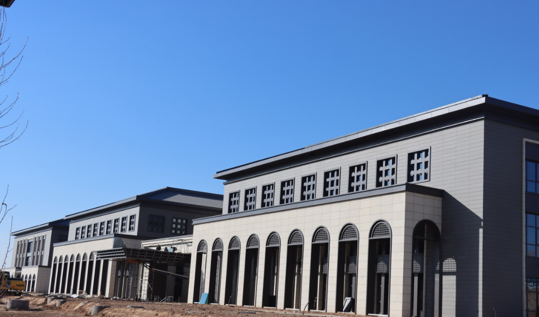 一線生產(chǎn)忙 不負好春光